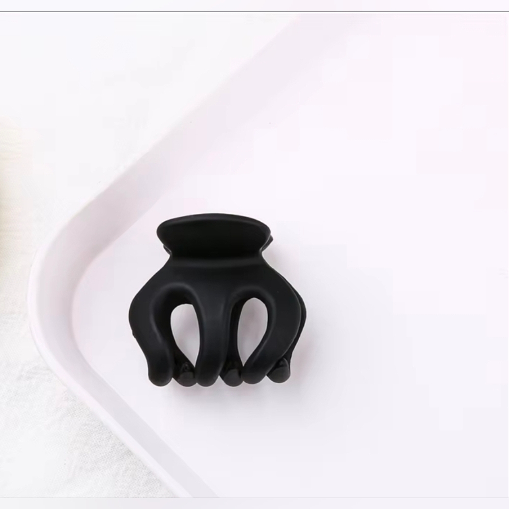 Elegant Black Octopus Hair Claw Clip BNIB